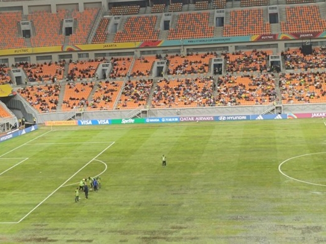 PKS Heran JIS Tergenang Saat Pildun U-17: Apa karena Rumput Diganti?